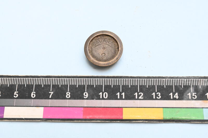 2 Sovereign Weighing Stone