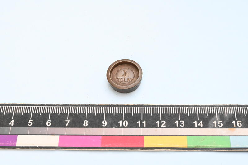 1 Thola Weighing Stone