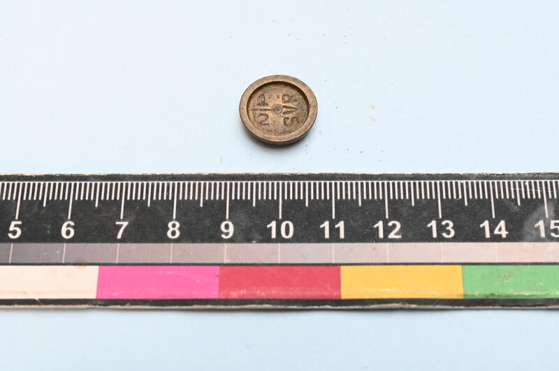 1/2 Sovereign Weighing Stone
