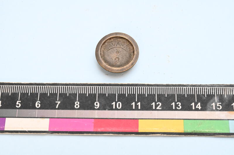 2 Sovereign Weighing Stone