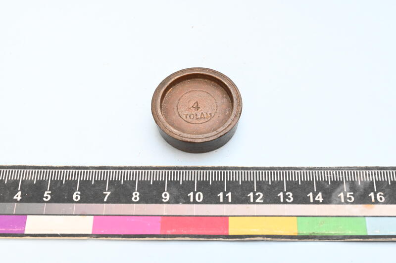 4 Thola Weighing Stone