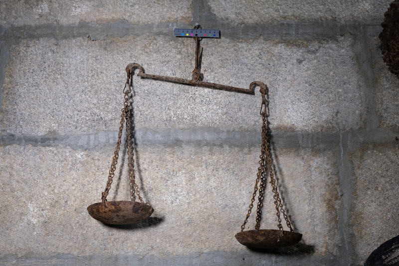 Modern Weighing Balance